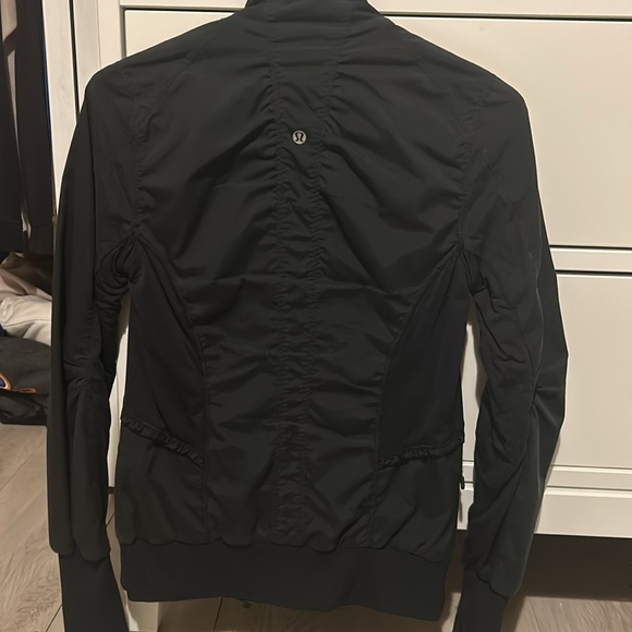 Lululemon jacket - Picture 4 of 4
